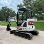 Bobcat 425G d’Occasion (2008) – Mini-Pelle 2,7T + 4 Godets