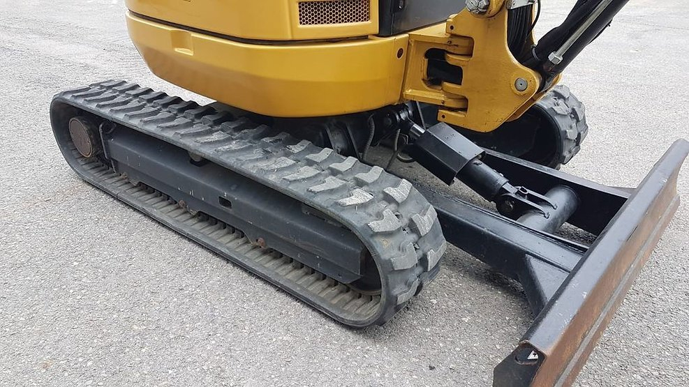 CAT 302.7D CR d’Occasion (2017) – Mini-Pelle 2,67T + 3 Godets