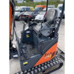 Hitachi ZX 17U-2 d’Occasion (2013) – Mini-Pelle 1,8T avec 3 Godets