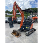 Hitachi ZX26U-5 d’Occasion (2017) – Mini-Pelle 2,63T avec 3 Godets