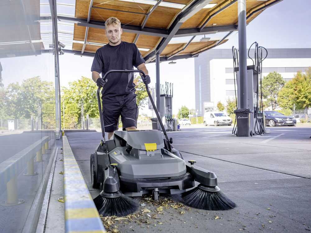 karcher-km-70-25-c-bp-2sb-balayeuse-batterie-avec-bac-de-ramassage-36v-5ah-caractristiques-principales--47308_28_1709711519_IMG_65e8209f6417d