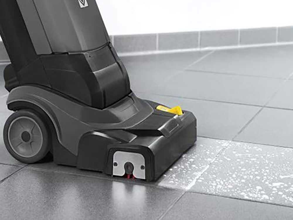 karcher-pro-br-30-4-c-retail-nettoyeur-de-sols-3-en-1-lave-sche-et-aspire-laveuse-de-sol-br-30-4-c-retail--43713_0_1690892571_IMG_64c8f91b4d0c7