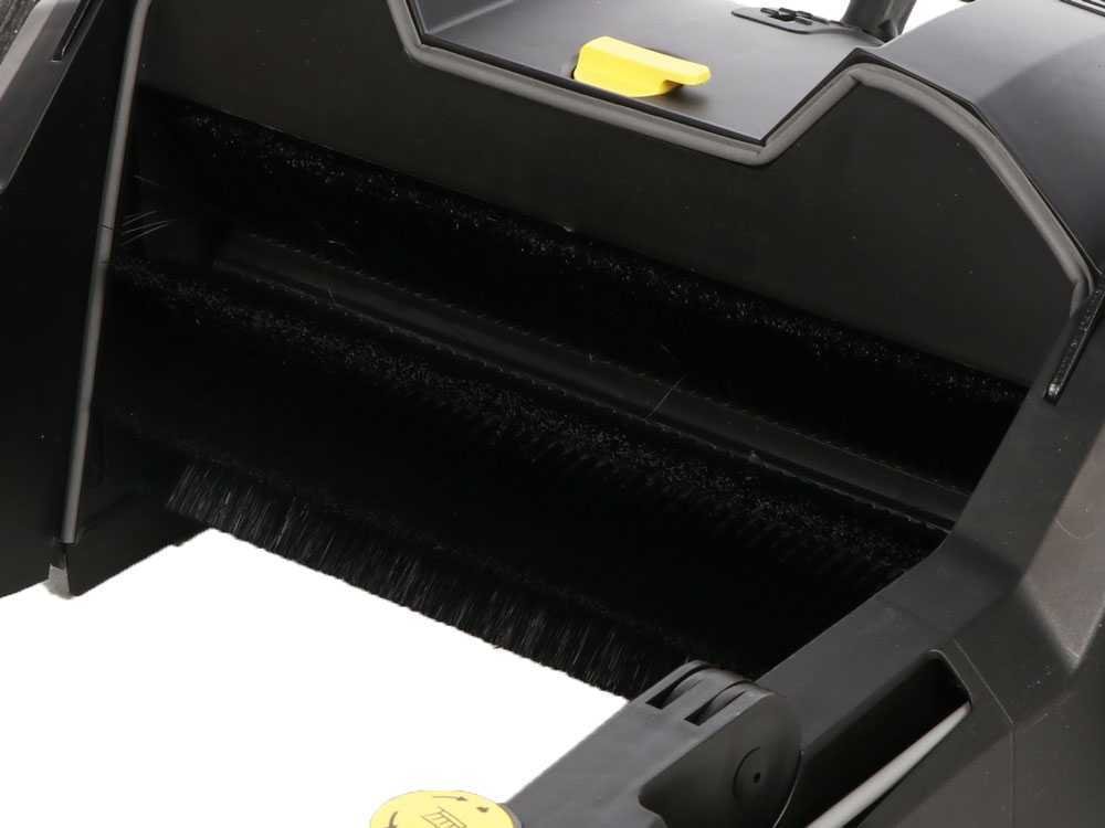 karcher-pro-km-70-20-c-2sb-balayeuse-manuelle-pousse-avec-bac-de-ramassage-caractristiques-principales--47284_2_1709633217_IMG_65e6eec1bc8ef