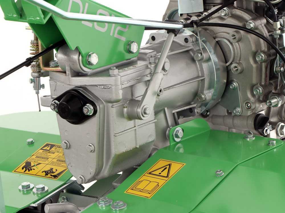 lampacrescia-mgm-dl812-motobineuse-diesel-5-cv-moteur-loncin-transmission-suprieure-et-bote-de-vitesses--40666_9_1678982019_IMG_64133b83e1f77