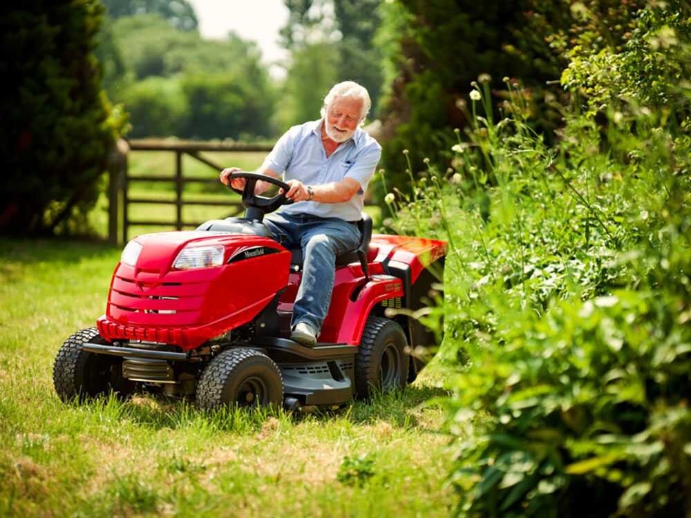mountfield-mtf-98h-tracteur-tondeuse-avec-bote-de-vitesses-hydrostatique-et-bac-de-ramassage-de-240-l-mountfield-mtf-98h-tracteur-tondeuse--56353_0_1735027338_IMG_676a6a8a80ec2