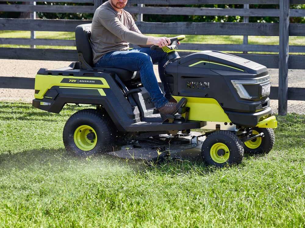 ryobi-ry72tmx117-310-tracteur-tondeuse-batterie-72v-3x10ah-tracteur-tondeuse-batterie-ryobi-ry72tmx117-310--50302_7_1717587172_IMG_66604ce449b41