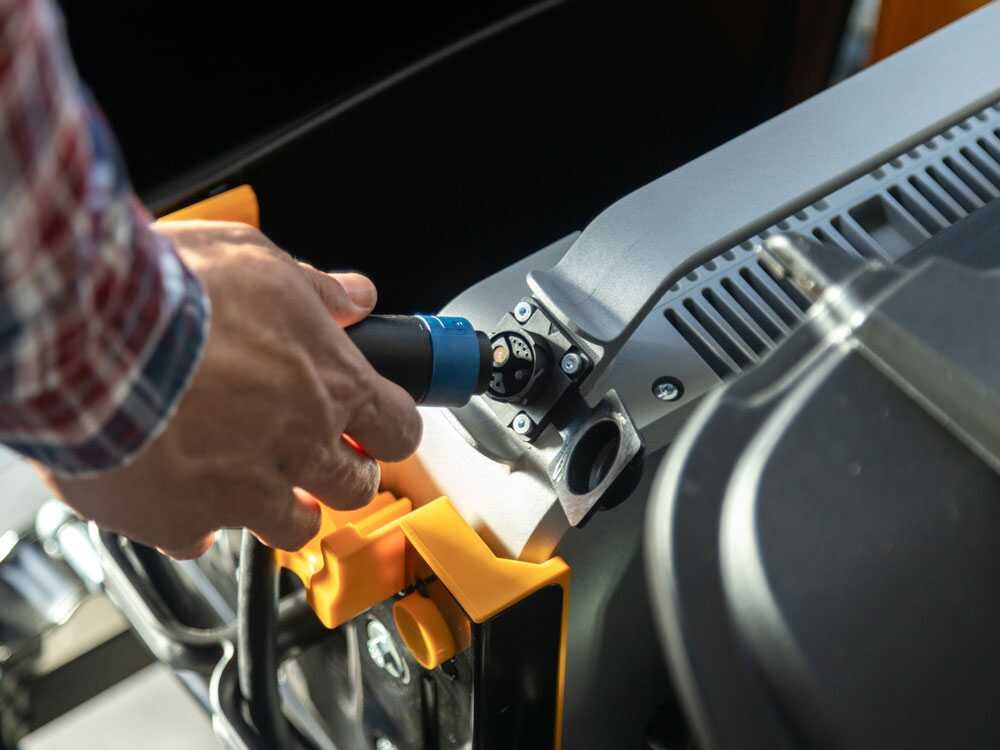 stiga-estate-384e-kit-tracteur-tondeuse-avec-1-module-de-batterie-epower-pro-de-56v-40ah-bac-de-ramassage-et-mulching-moteur-lectrique-batterie-au-lithium--73049_8_1775208957_IMG_69cf89fd064fe